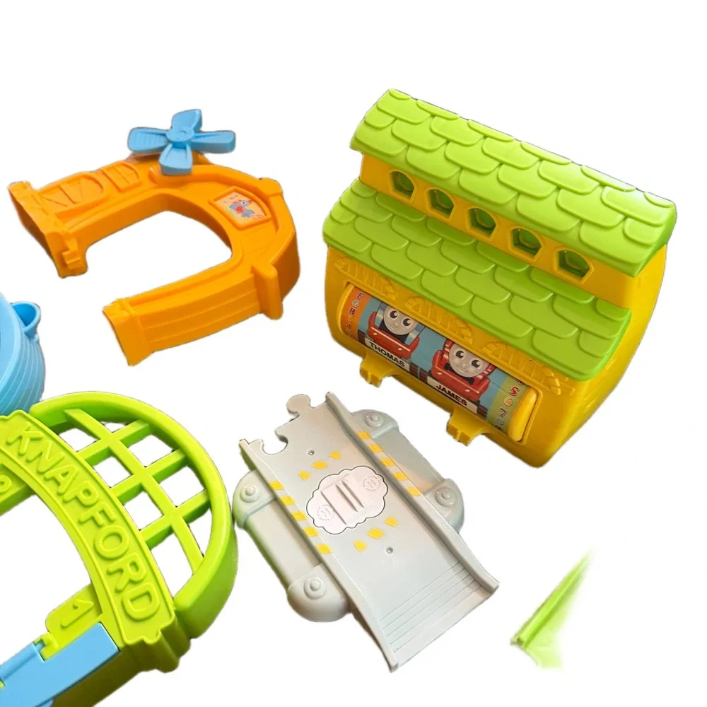 Fisher-Price Thomas & Friends My First Railway Pals Train Track & Vehicle Lot